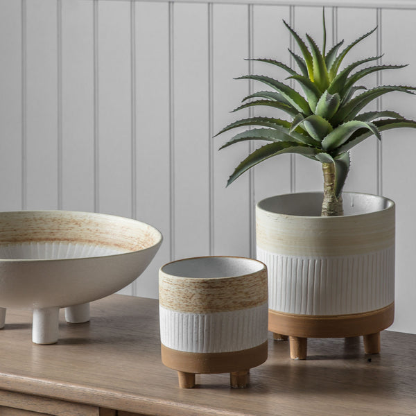 Planters & Vases