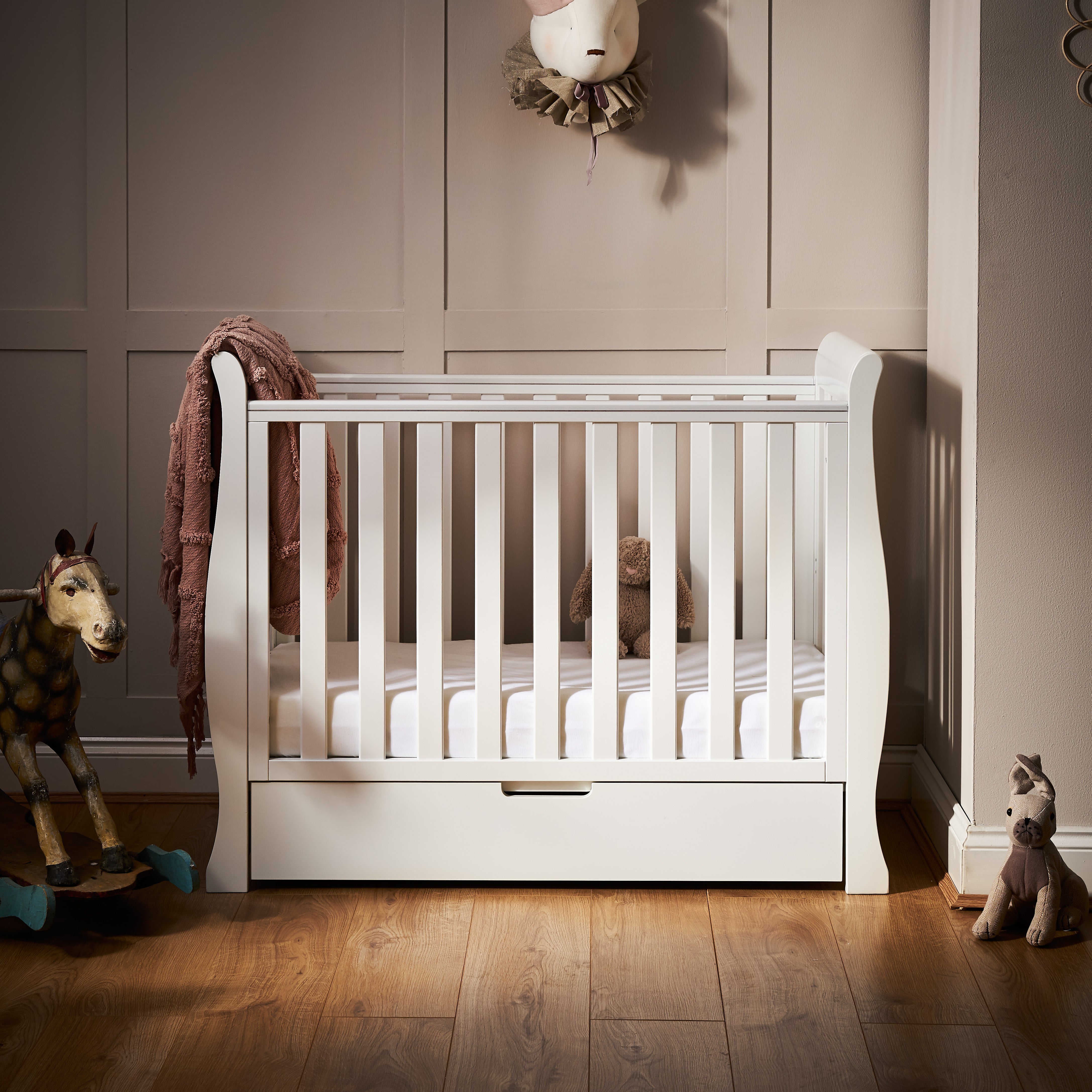 Stamford Space Saver Sleigh 2 Piece Room Set - White - Sets