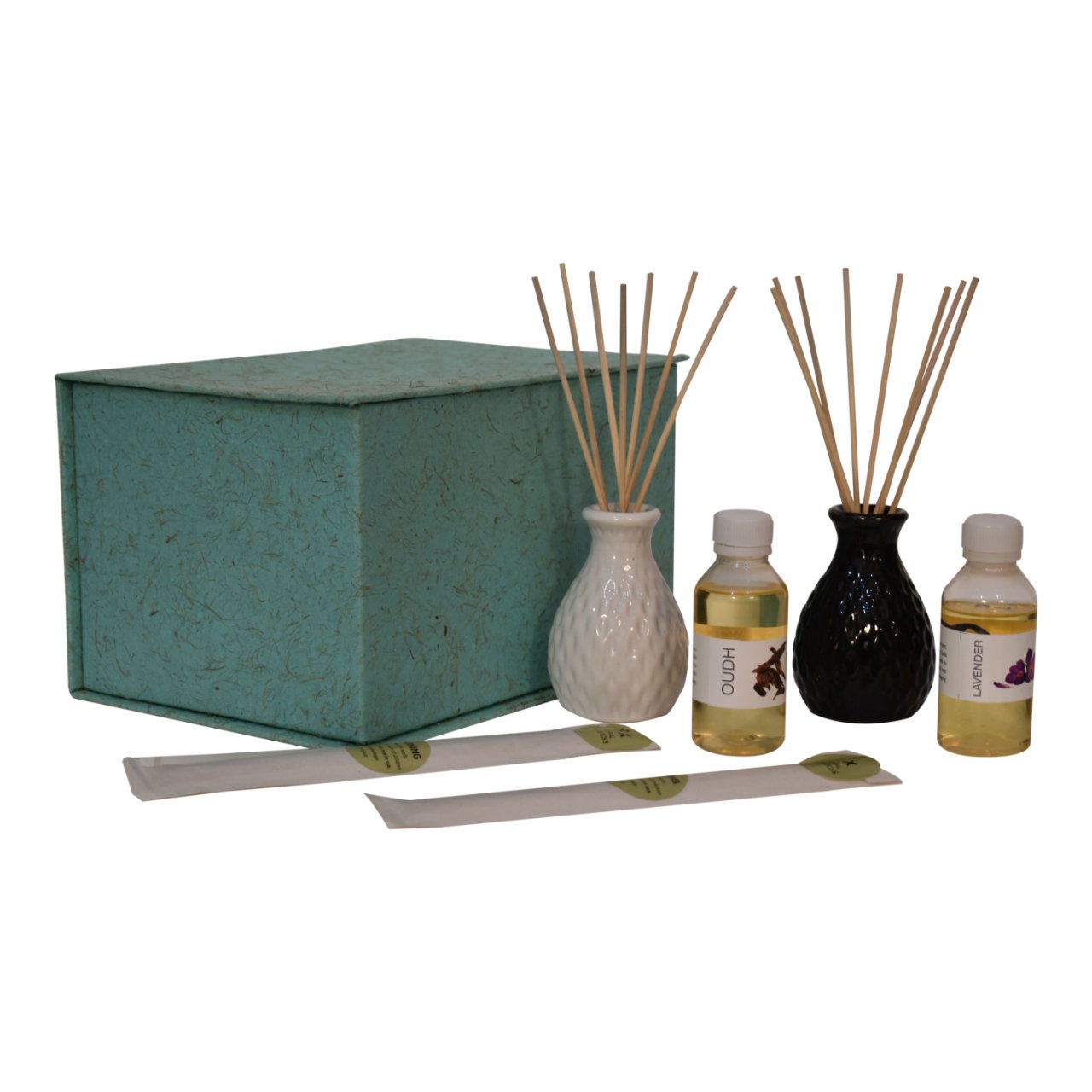 Black and White Vase Reed Diffuser Set (Lavender & Oudh)